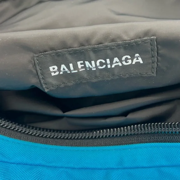 BALENCIAGA Oversized Logo Belt Bag MSRP: $950 - Picture 9 of 10